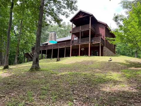 195 Angel Creek Holw, Mineral Bluff, GA 30559