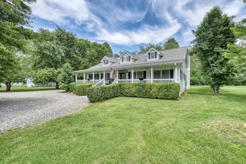 162 Grandview Dr, Young Harris, GA 30582