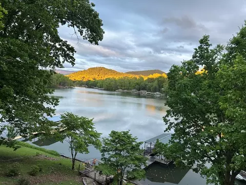 398 Hidden Cove Ln, Hayesville, NC 28904