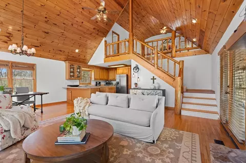 Living - 161 Boulder Mountain Dr, Murphy, NC 28906 photo 2 of 5