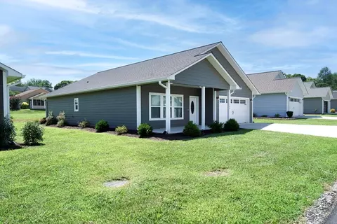 148 Riverwalk Cir, Hayesville, NC 28904