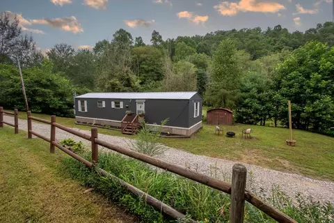 580 Atoah Cir, Robbinsville, NC 28771