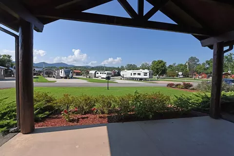 16 Circle Back Ln, Blairsville, GA 30512