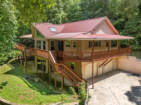 1976 Tyler Ln, Hiawassee, GA 30546