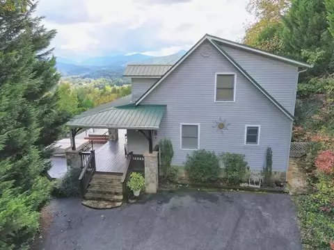 3023 Bear Ln, Hiawassee, GA 30546