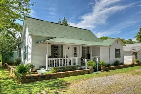 143 Hiwassee St, Ducktown, TN 37326