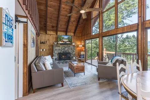 Living - 125 Ridgewood Dr, Murphy, NC 28906 photo 1 of 5