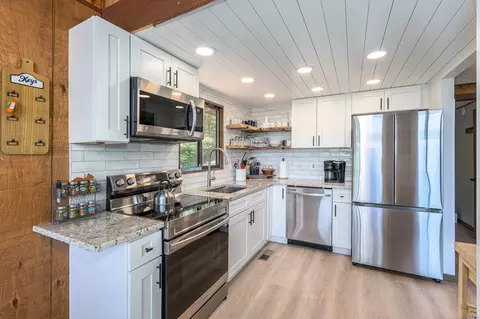 Kitchen - 125 Ridgewood Dr, Murphy, NC 28906 photo 1 of 5