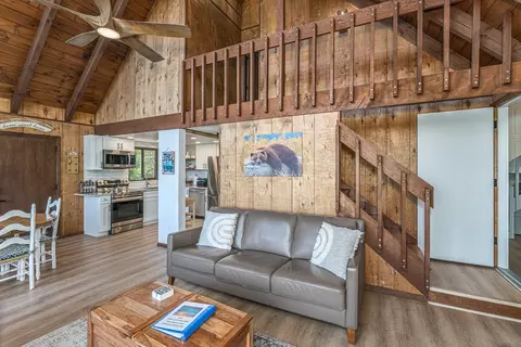 Living - 125 Ridgewood Dr, Murphy, NC 28906 photo 3 of 5