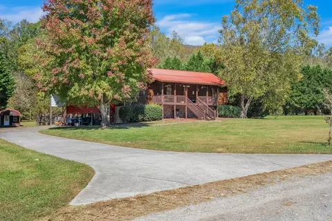 32 Mountain Meadows Dr, Hayesville, NC 28904