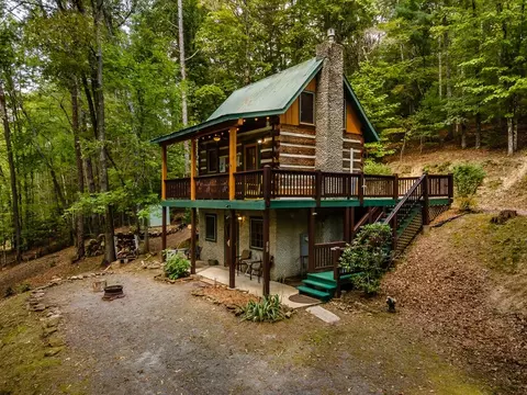 151 Pinewood Dr, Murphy, NC 28906