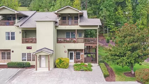 1729 Watercrest Way #B, Young Harris, GA 30582
