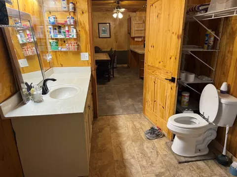 Bath - 37 Shady Creek Rdg, Murphy, NC 28906 photo 1 of 3