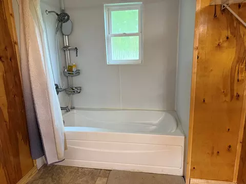 Bath - 37 Shady Creek Rdg, Murphy, NC 28906 photo 3 of 3