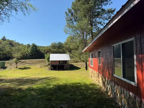 Exterior - 37 Shady Creek Rdg, Murphy, NC 28906 photo 3 of 9