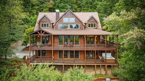 260 Huckleberry Holw, Morganton, GA 30560