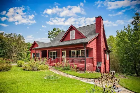 132 Newberry St, Ellijay, GA 30540