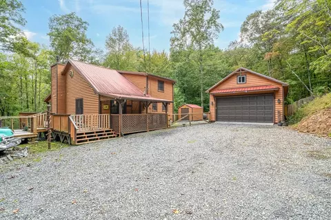 850 Valley Dr, Ellijay, GA 30536