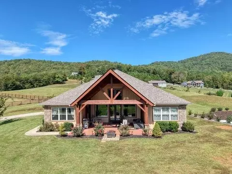 85 Minstead Rdg, Young Harris, GA 30582