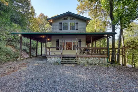 3966 Hickory Nut Dr, Hiawassee, GA 30546