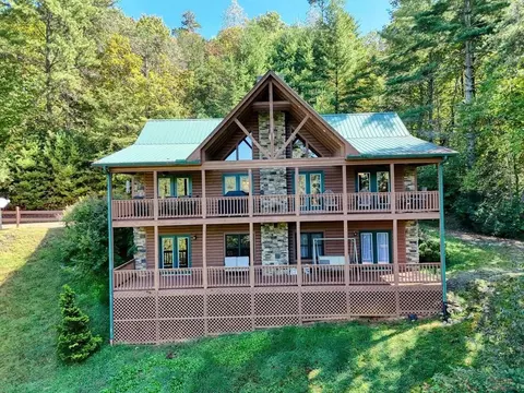 5702 Valley View Dr, Hiawassee, GA 30546