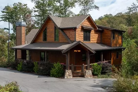 320 Amber Rdg, Blue Ridge, GA 30513