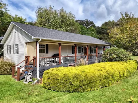 2726 Deer Run Dr, Hiawassee, GA 30546