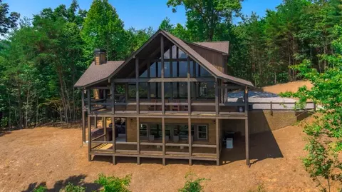 467 Skylight Dr, Blue Ridge, GA 30513
