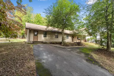 2015 Pine Lake Rd, Hiawassee, GA 30546