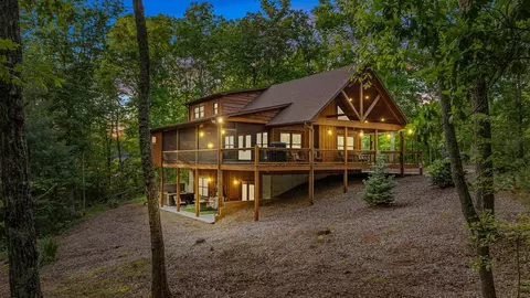 12 Heritage Dr, Mineral Bluff, GA 30559