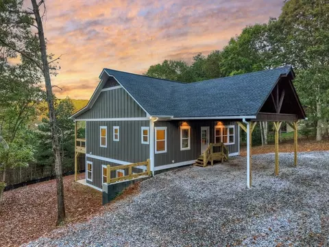 288 Still Ln, Blairsville, GA 30512