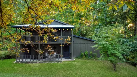 686 Laurel Hill Ln, Ellijay, GA 30536