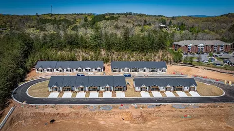 Unit 32 Grove Loop, Blue Ridge, GA 30513