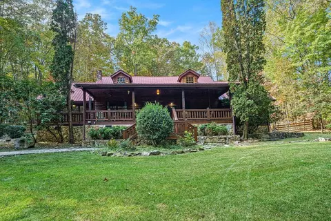 98 Bear Ln, Blue Ridge, GA 30513