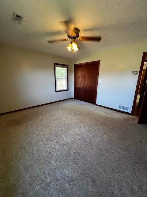 Bedroom - 1966 Hwy 142 E, Covington, GA 30014 photo 10 of 14