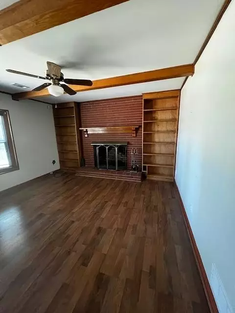 Living - 1966 Hwy 142 E, Covington, GA 30014 photo 2 of 10