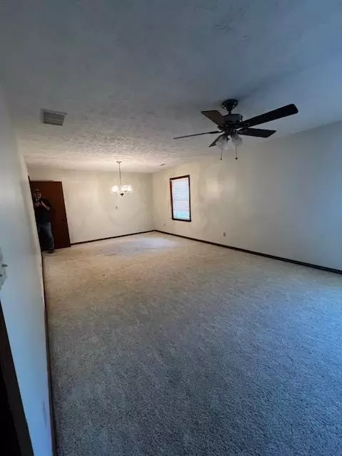 Living - 1966 Hwy 142 E, Covington, GA 30014 photo 3 of 10