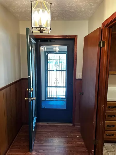 Entry Way - 1966 Hwy 142 E, Covington, GA 30014 photo 10 of 12