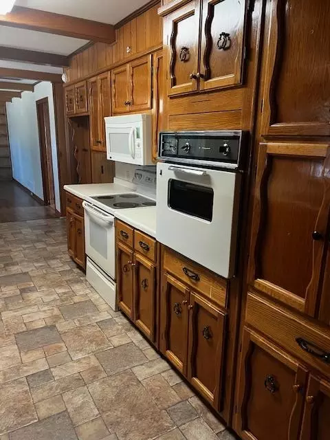 Kitchen - 1966 Hwy 142 E, Covington, GA 30014 photo 6 of 11