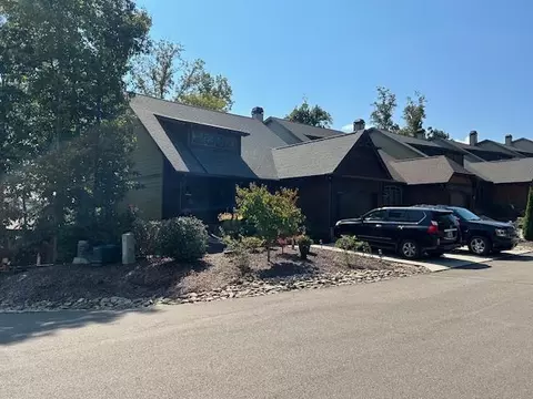 5 Upper Knoll Dr, Blue Ridge, GA 30513