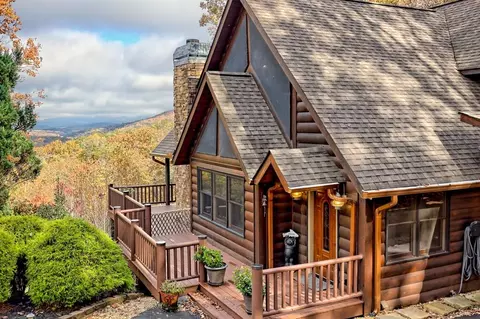 357 E Chicory Dr, Blairsville, GA 30512