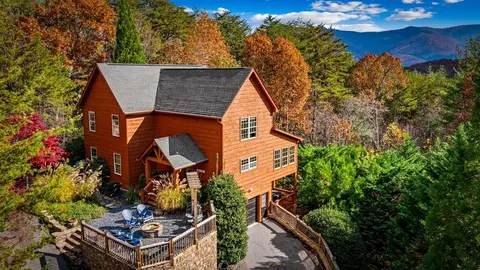 67 Timber Grace Ct, Blairsville, GA 30512