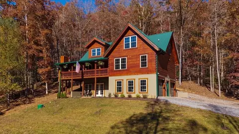 163 Cherokee Path, Blue Ridge, GA 30513