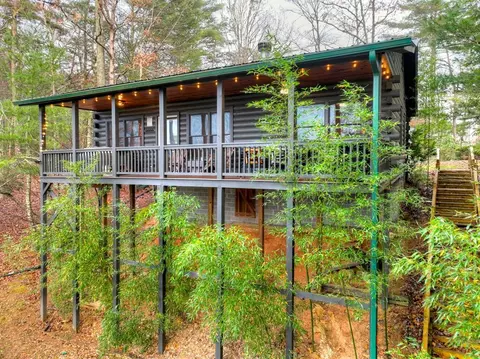89 N Whitepath Cir, Ellijay, GA 30540
