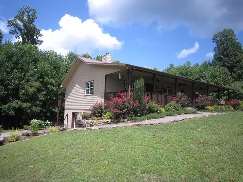 971 White Oak Dr, Warne, NC 28909