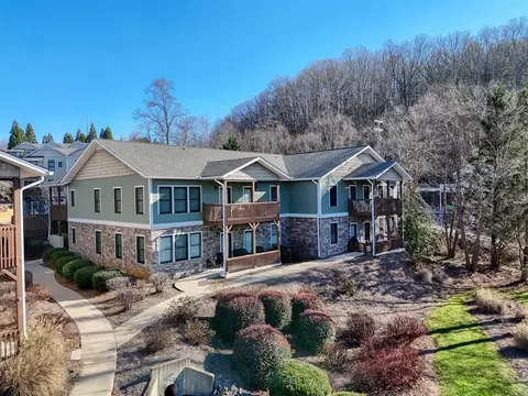 1405 Lakeside Rd, Hiawassee, GA 30546