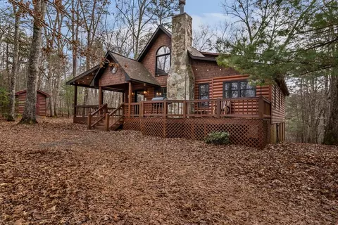 162 Little Falls Dr, Mineral Bluff, GA 30559