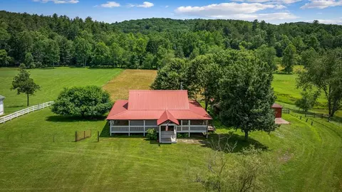332 Night Ln, Epworth, GA 30541