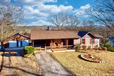 716 Lakeview Cir, Morganton, GA 30560