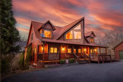 1359 Mountain High Dr, Mineral Bluff, GA 30559